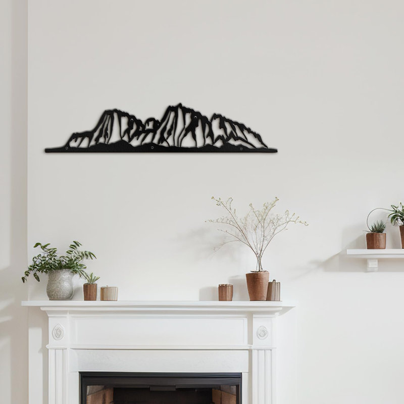 Décoration murale abstraite décorative murale en métal Layered Mountain Range, Noir, H 7,92 po x l 36 po x P 0,05 po