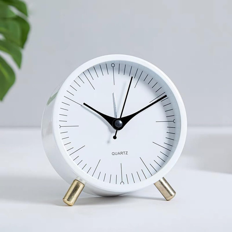 Alarm Clock With Backlight, 4.5 Inches Bedside Analogue Non-Ticking Silent Small Desk Clock With Arabic Numerals, Battery Operated Round Table Clock(White-S)