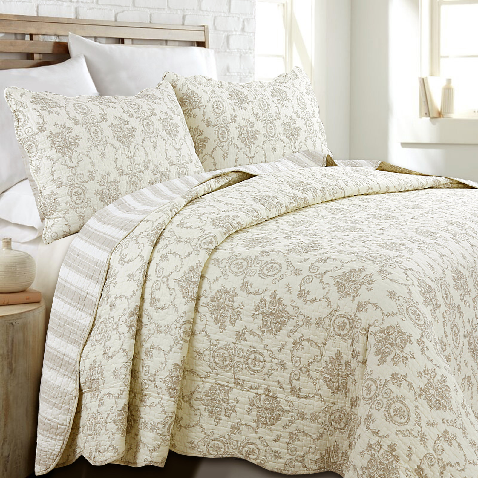 French Medallion Cotton Quilt Set, Ivory/Cream, King Quilt + 2 King Shams