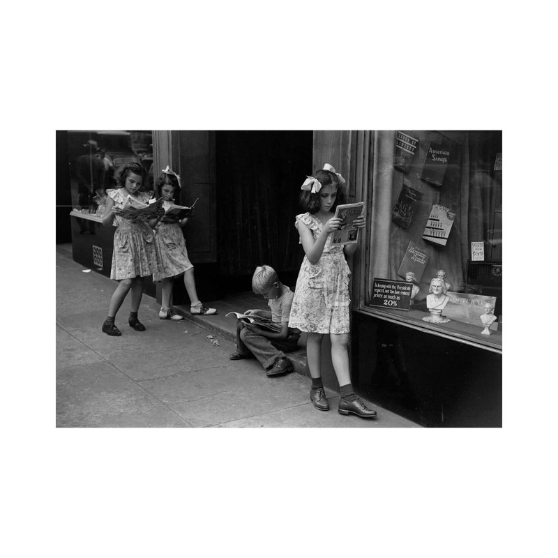 Comic Book Readers (NYC, 1947) by Ruth Orkin - Print on Canvas, Wrapped Canvas, 30.48 cm H x 45.72 cm W