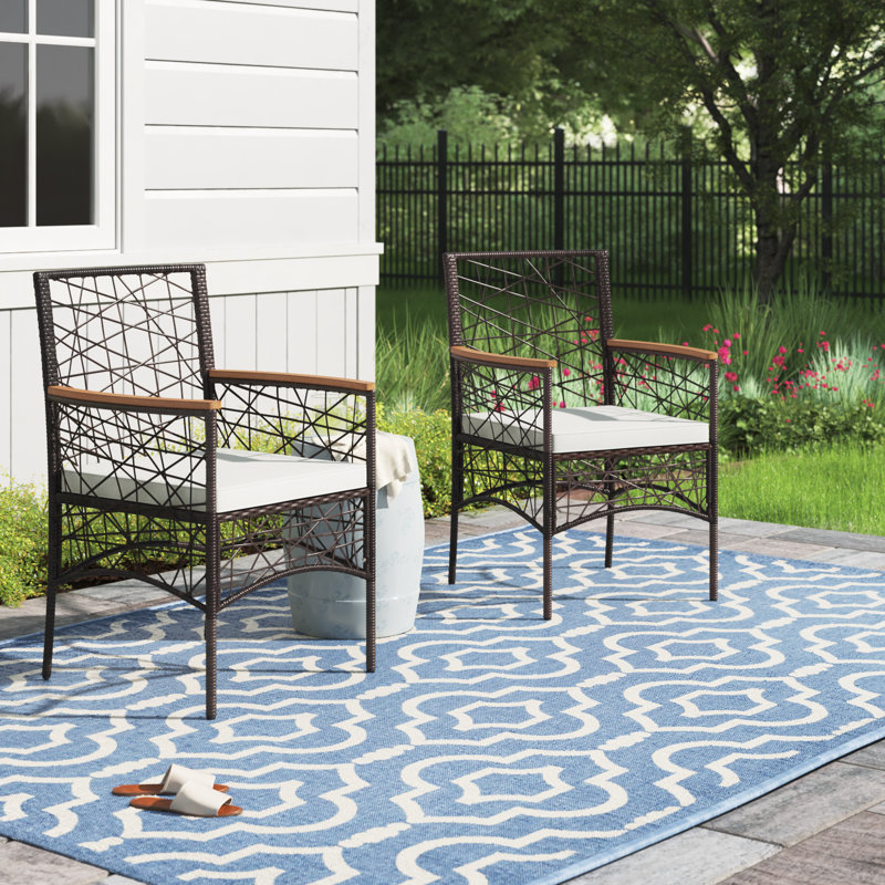 Chaise de patio avec coussins