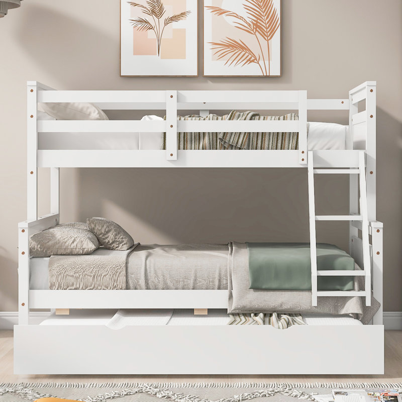 Lit superposé simple au-dessus d'un lit double blanc avec garde-corps et lit gigogne pratique - Solution de chambre à coucher