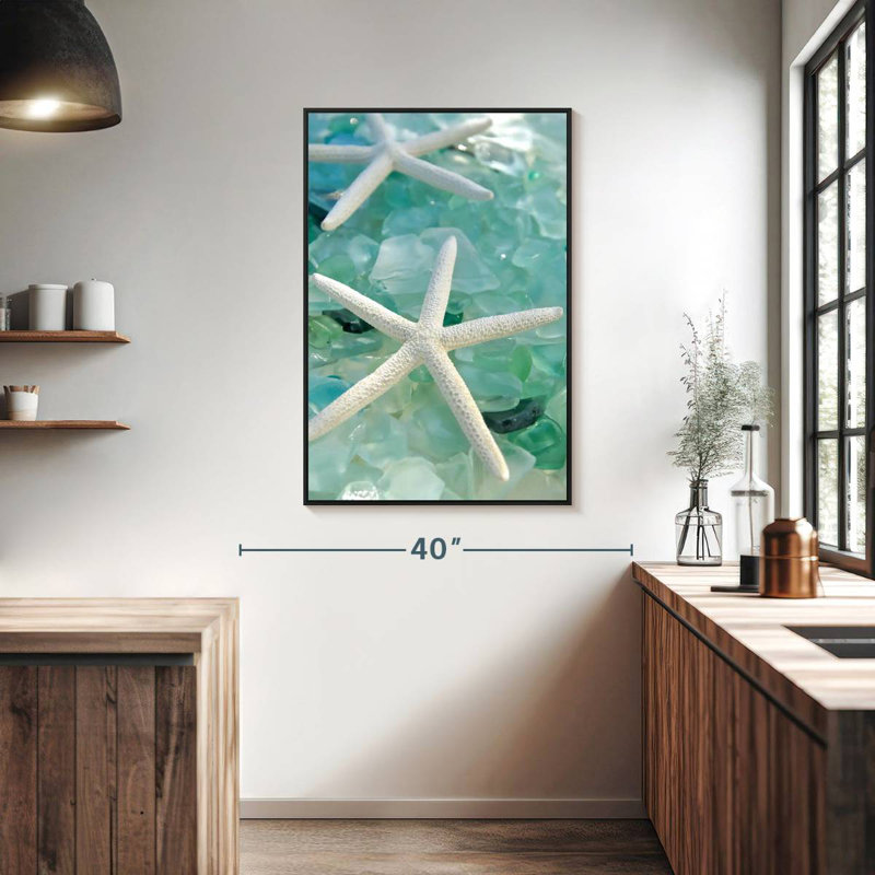 Verre de mer I, Cadre flottant noir, 27 po x 40 po