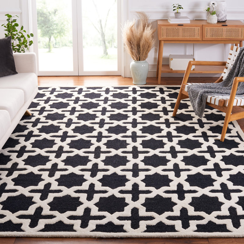 Tapis noir / ivoire en laine touffeté à la main à motif géométrique d'Igna, Rectangle 8 pi x 10 pi