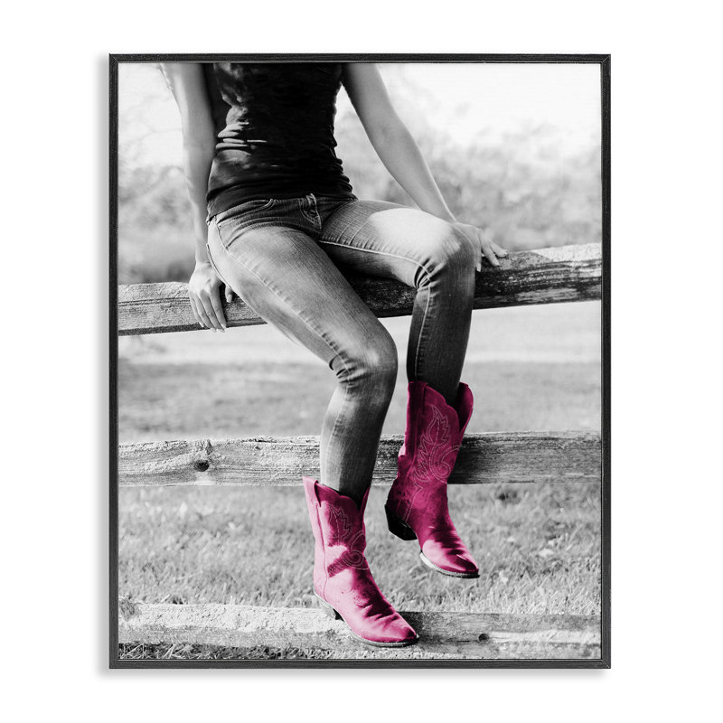 «Glam Cowgirl in bottes», art de la giclée encadrée par SD Graphics Studio, Giclée encadrée noir minuit, H 30 po x l 24 po