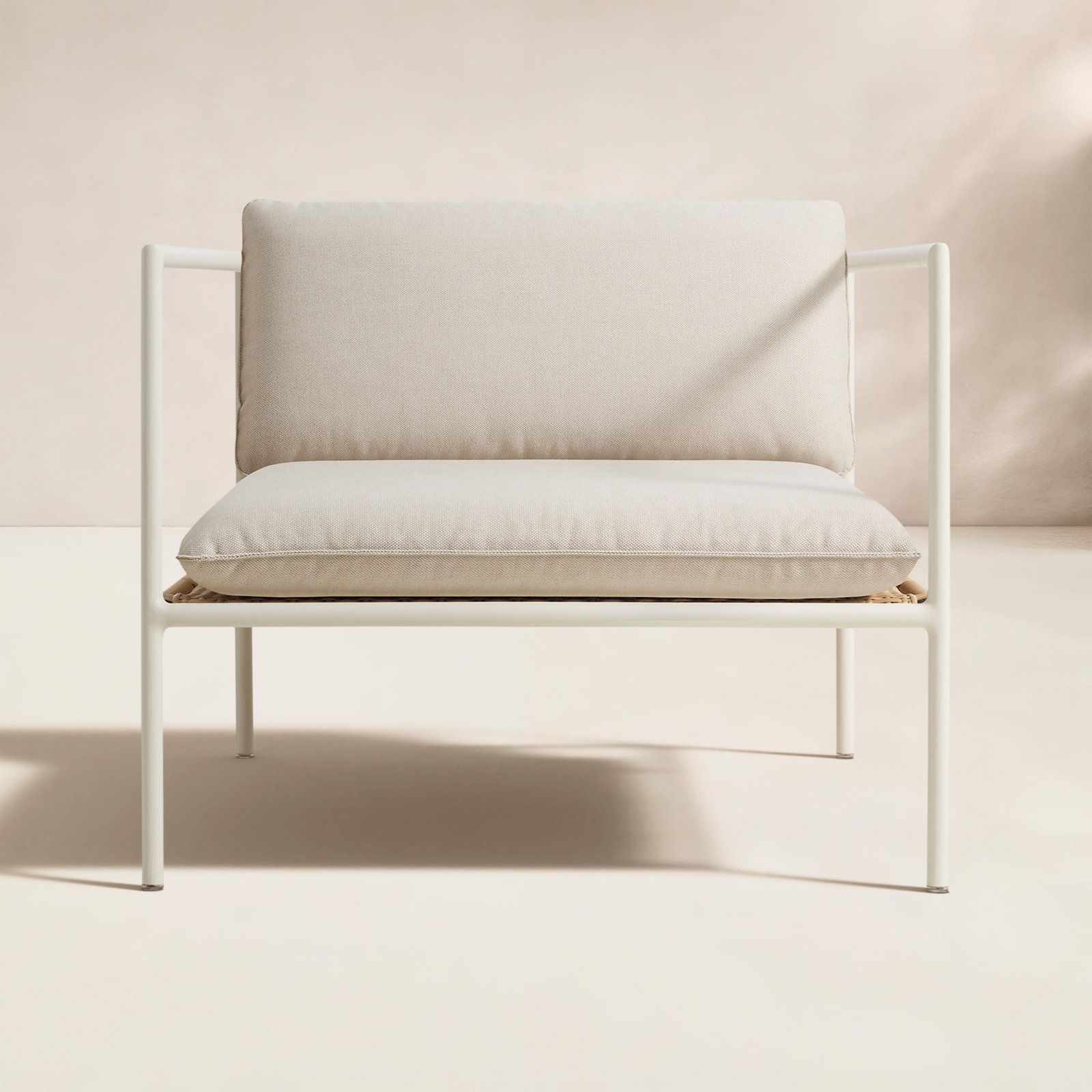 Dog Days Outdoor Lounge Chair, Sunbrella Linen, White