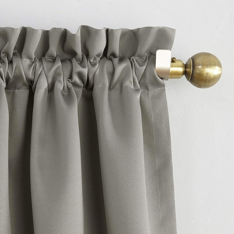 Panneau de rideau obscurcissant en polyester Millen, l 54" x L 84", Gris