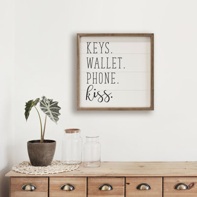 " Keys Wallet Phone Kiss White "