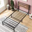Structure de lit simple de style rustique - Lattes de métal robustes, sommier noir sans sommier requis Assemblage facile et silencieux inclus sous la plateforme de rangement avec support de tête de lit