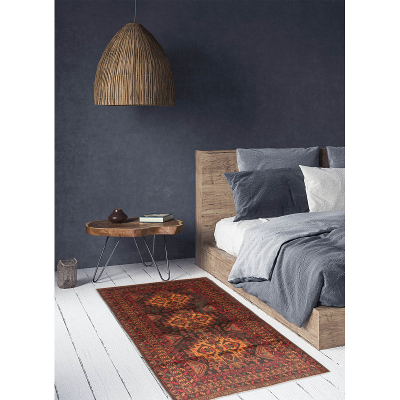 Tapis noir Teimani 3 pi 6 po x 6 pi 6 po