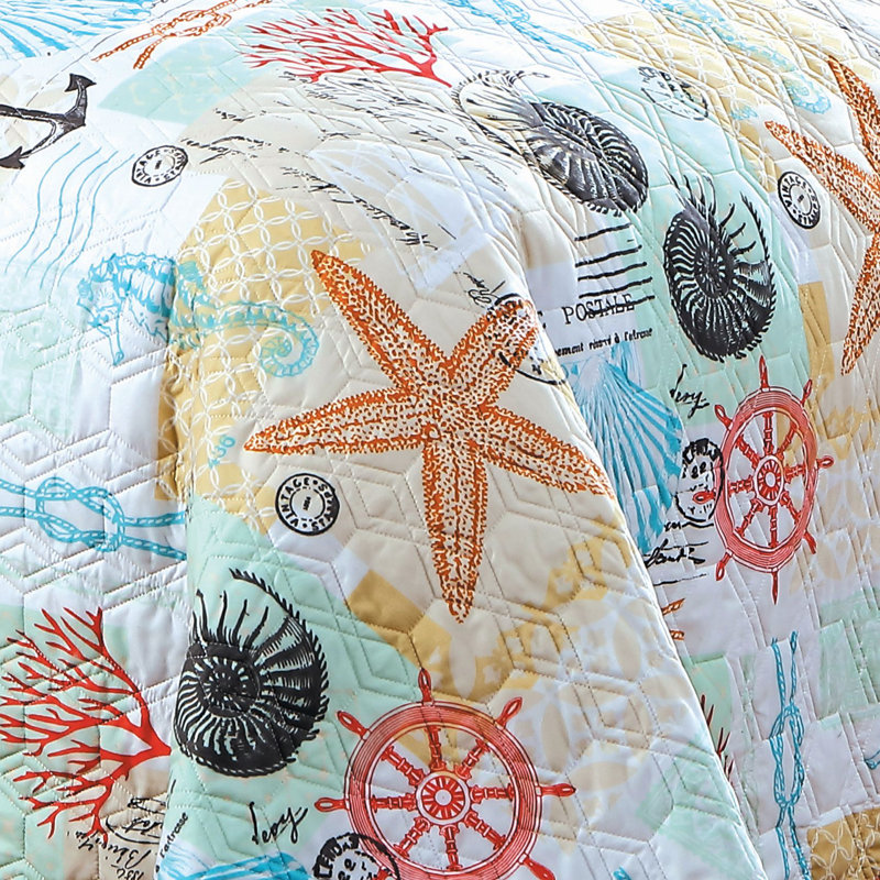 Belize Traditional Floral Bedding, King Quilt + 2 Shams + 2 Throw Pillows