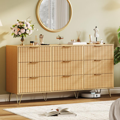 Commode cannelée à 9 tiroirs pour chambre à coucher, armoire de rangement en bois de 63 po de largeur avec poignées en métal