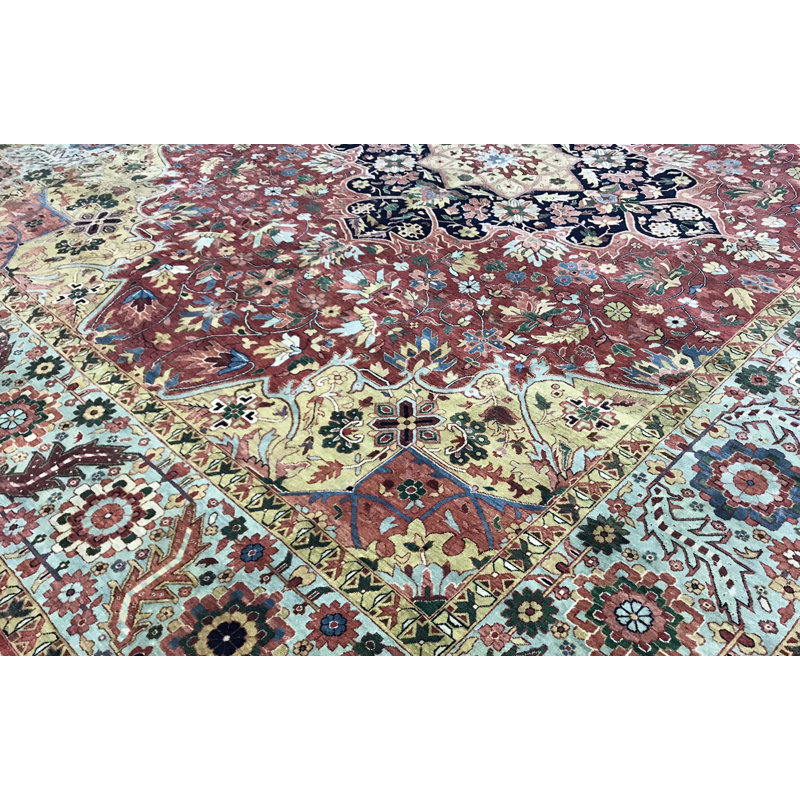 Wool Oriental Area Rug in Red/Light Green