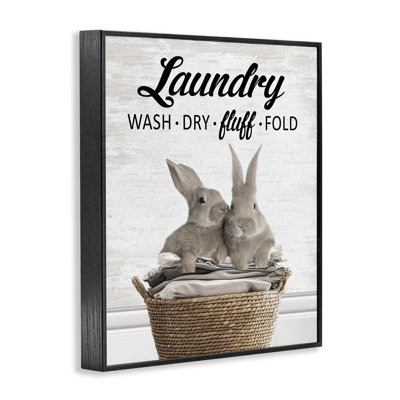 Lapins et panier à linge Giclée encadrée, design par lettré et doublé