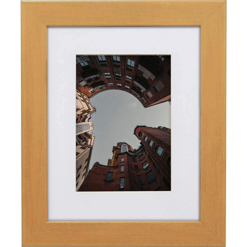 Ensemble de 4 cadres photo dorés, 20 po x 24 po emmêlé à 16 po x 20 po