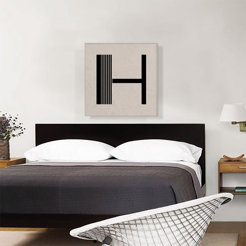 «Beige Black Line Alphabet», lettre H - reproduction d'art textuel sur toile tendue, H 26 po x l 26 po x P 1,5 po
