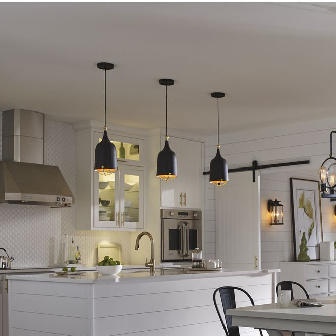Robbs 1 - Light Single Pendant, Black, 16.75" H x 8.38" W x 8.38" D