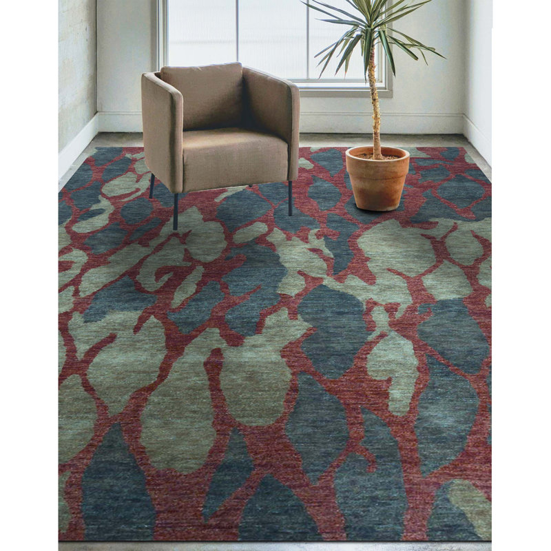 Abstract Area Rug in Red/Brown