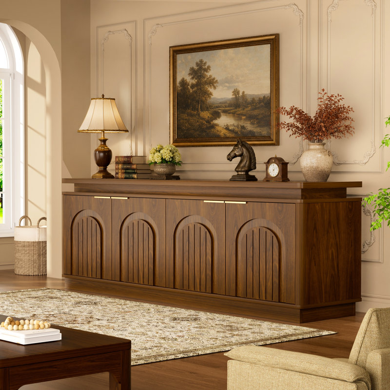 Buffet Quinnlynn 4 portes de 65,7 po L, Noyer