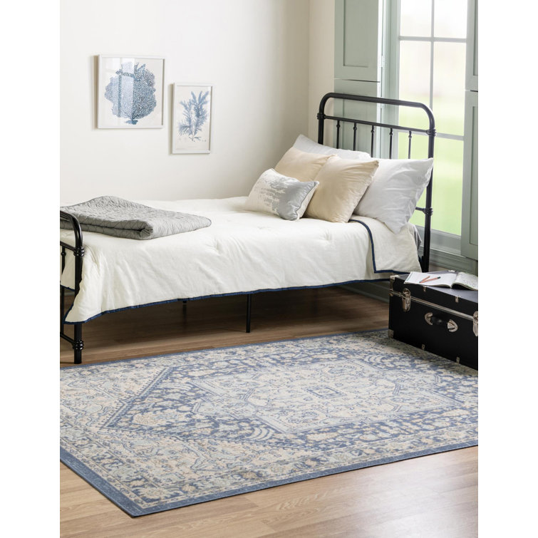 Shailena Oriental Indoor Rug