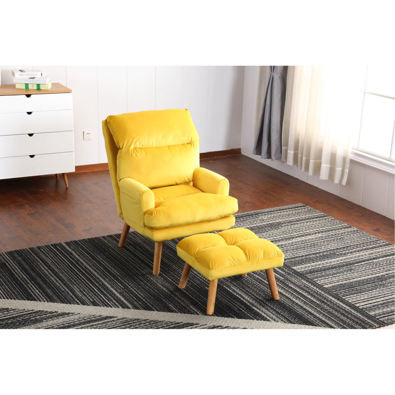 Chaise d'appoint moderne moderne en tissu jaune avec port de chargement et clic-clac exquis texturé