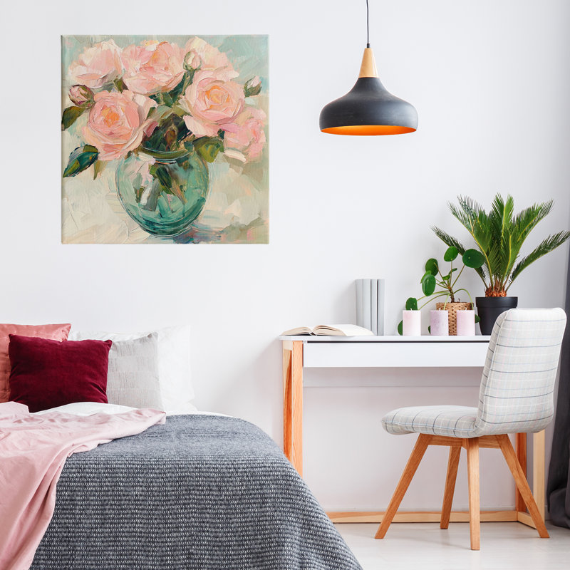 Roses roses dans un vase en toile verte, design par Gina Kelly, H 24 po x l 24 po