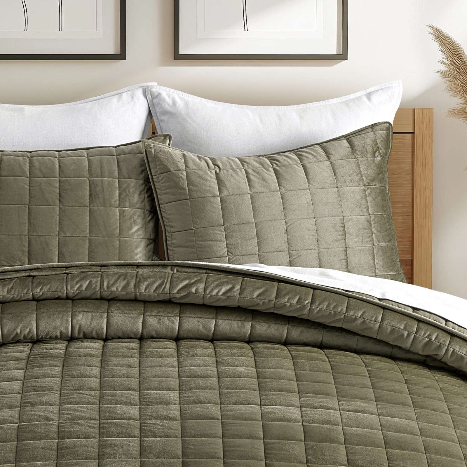 Velvet Quilt Set, King Quilt + 2 King Shams, Moss Green