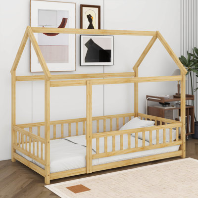 Lit en bois avec structure de toit, garde-corps de sécurité