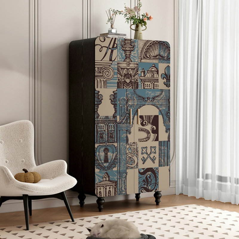 Armoire décorative française classique