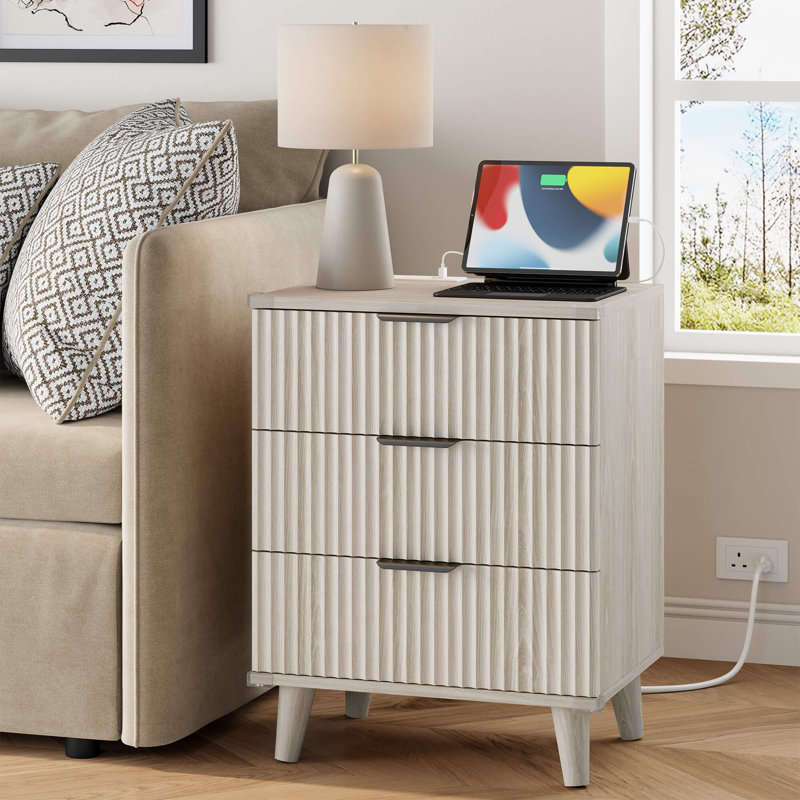  1 Pc Wood Nightstand With Charging Station,Modern Side Table With 3 Drawers, Bedside End Table With 2 USB Ports And 2 AC Outlets, Night Stand For Bedroom, Small Dresser For Small Spaces