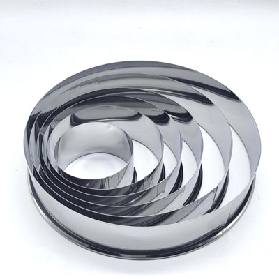 6 Piece Round Cookie Cutter Set, Large Stainless Steel Round Cutter Donut Cutter, Silver