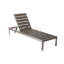 Chaise longue d'extérieur Devan en aluminium avec inclinaison réglable, lames en polyrésine, roulettes, structure argentée et lames en polyrésine grise-504550100