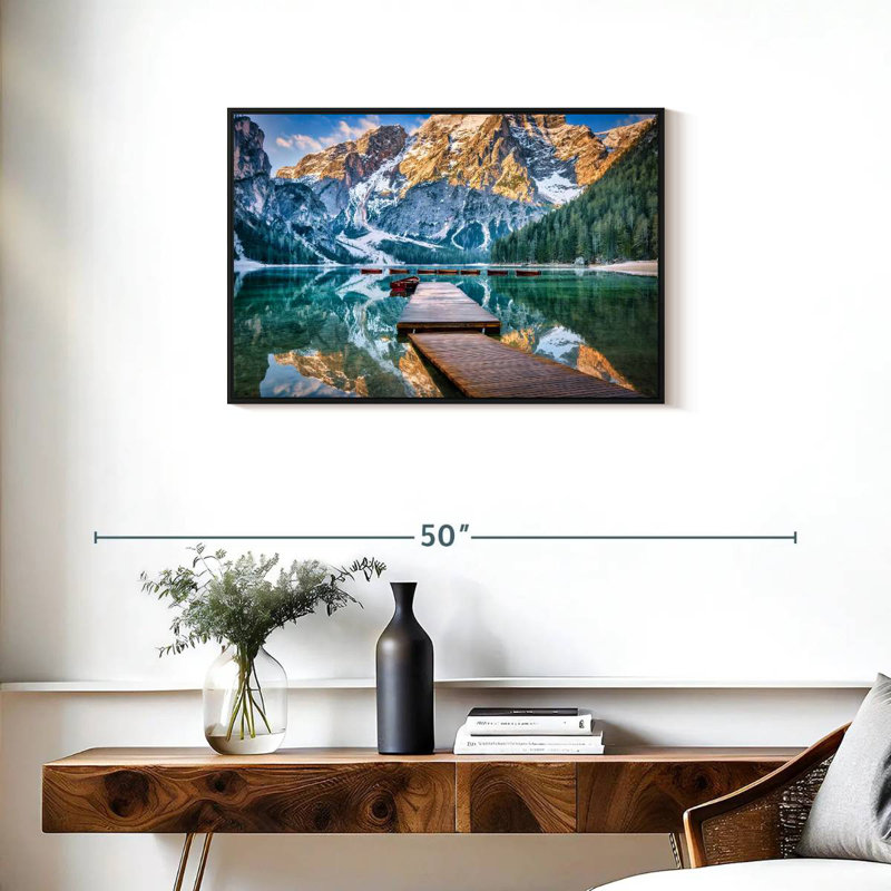 Bateaux sur le lac Di Braies dans les Dolomites, Cadre flottant noir, 31 po x 21 po
