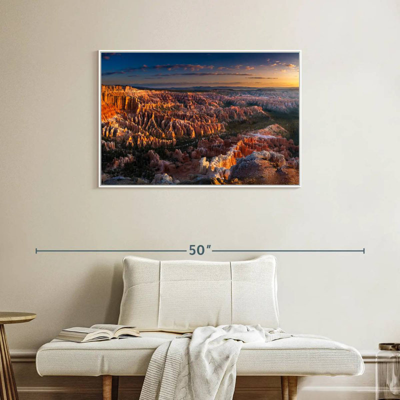Bryce Canyon At Dawn, Cadre flottant blanc, 37 po x 25 po