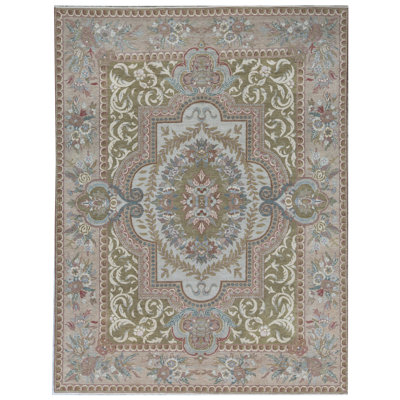 Wool Oriental Area Rug in Beige/Olive Green