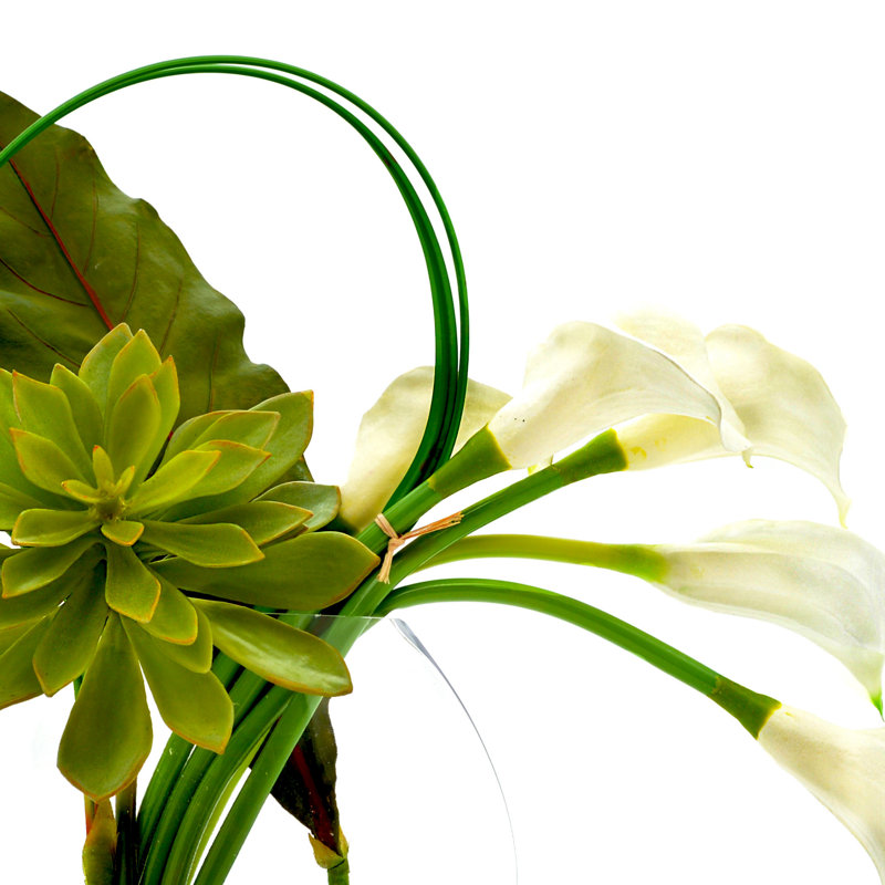 Fleur de lys Calla et fausse eau florale