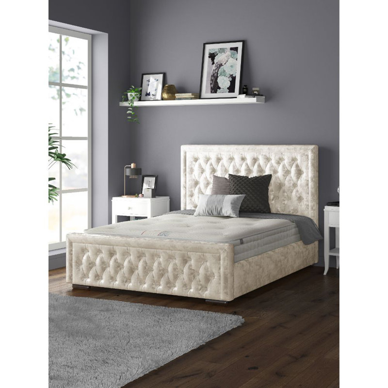 Oneybrook Upholstered Bed, Double (4'6), Cream