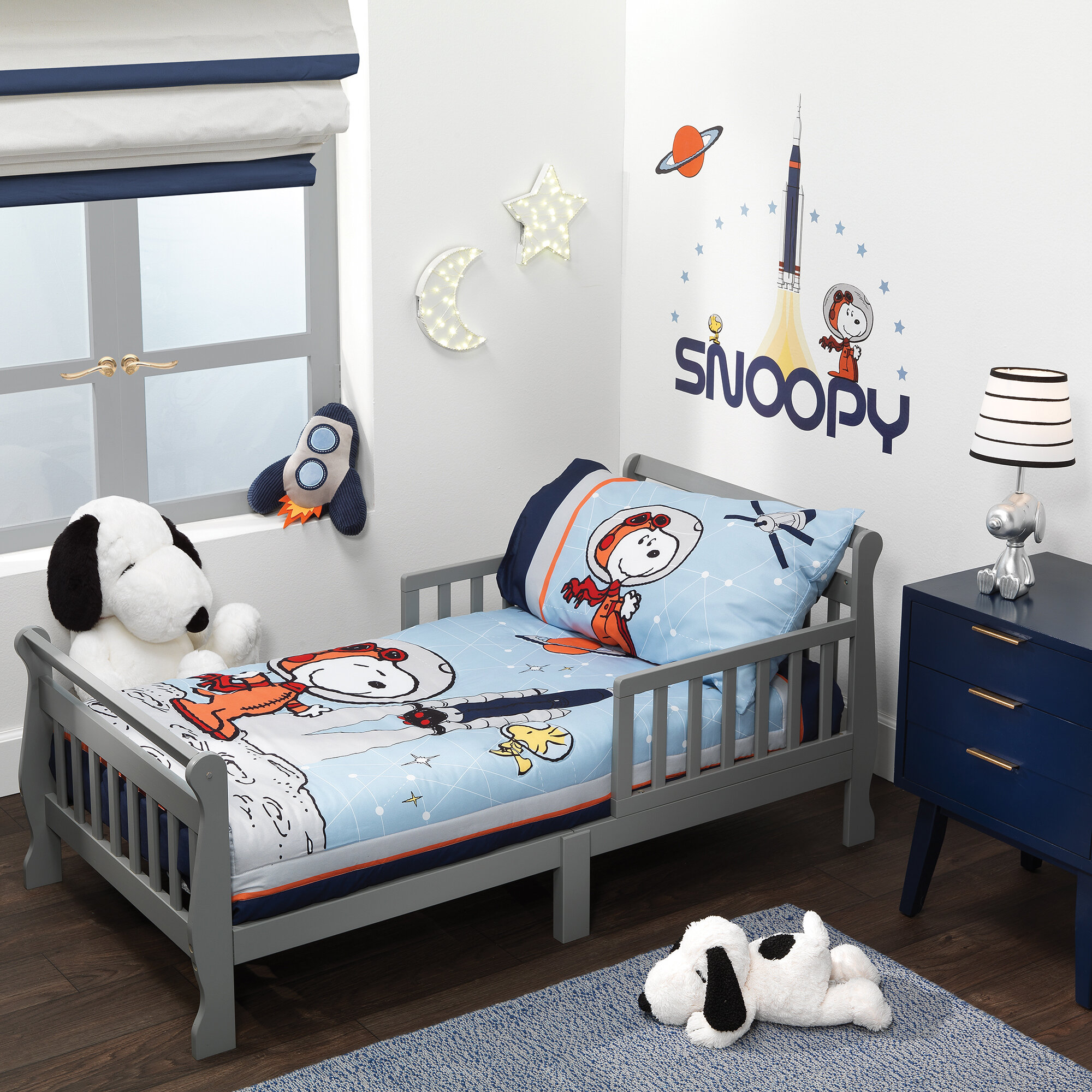 Snoopy best sale crib set