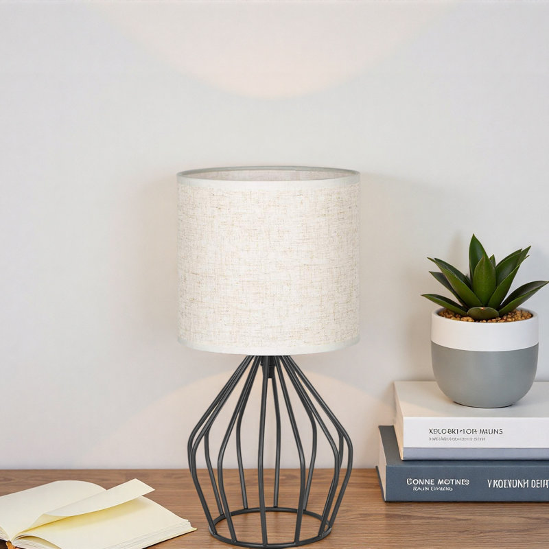 Lampe moderne noire avec base évidée