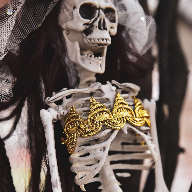 Squelettes de pirate d'Halloween suspendus