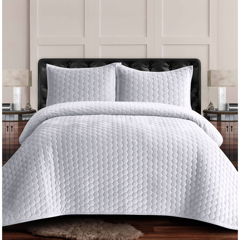 Lugano Quilt, King Quilt + 2 King Shams, White
