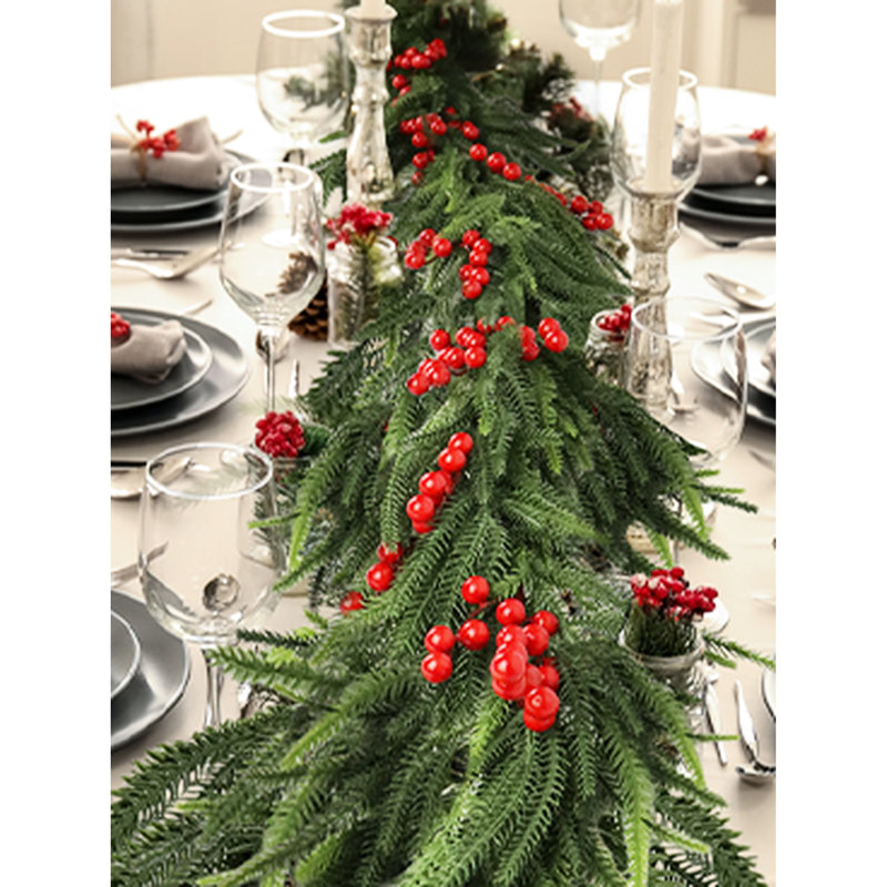 Faux pin avec lumières DEL, 108 po de long, créant un Noël festif pour votre maison