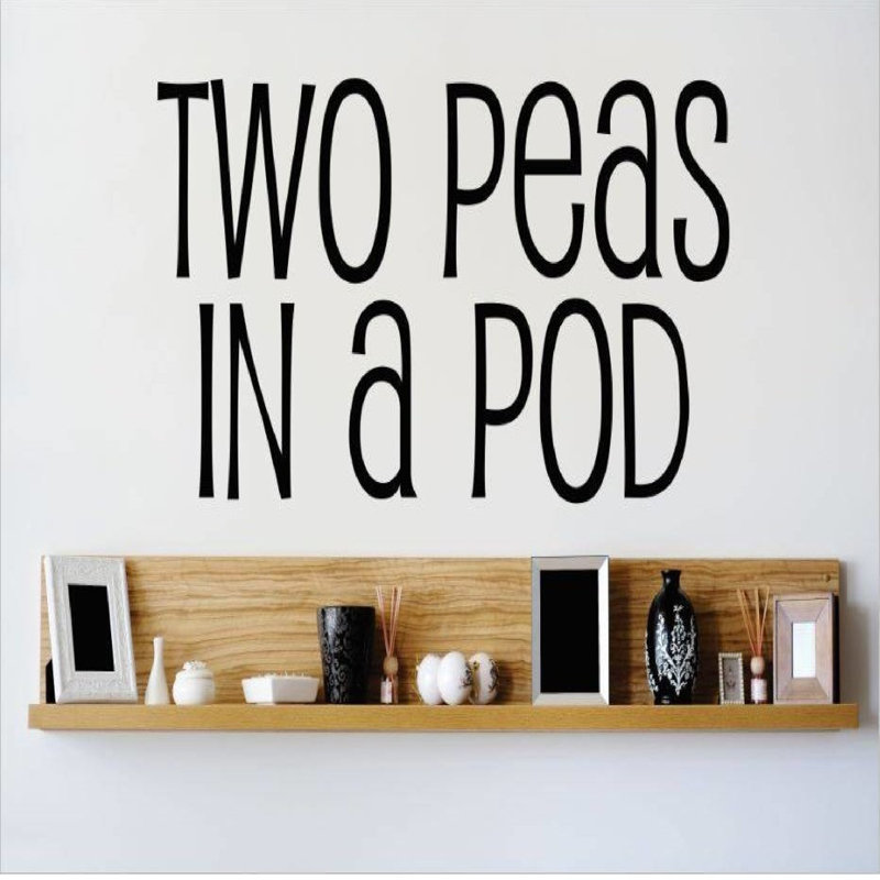 Décalcomanie murale deux pois dans une pod, Noir, H 8 po x l 20 po x P 0,16 po