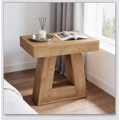 Table de bout unique, table d'appoint avec un design élégant et une fonctionnalité polyvalente pour les espaces de vie modernes