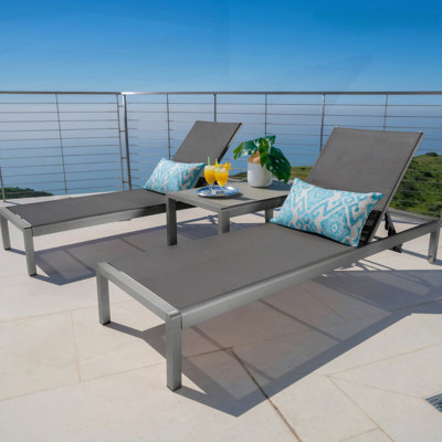 Ensemble de chaises longues d'extérieur en maille grise Cape Coral KD, durable et confortable pour la détente dans la cour moderne