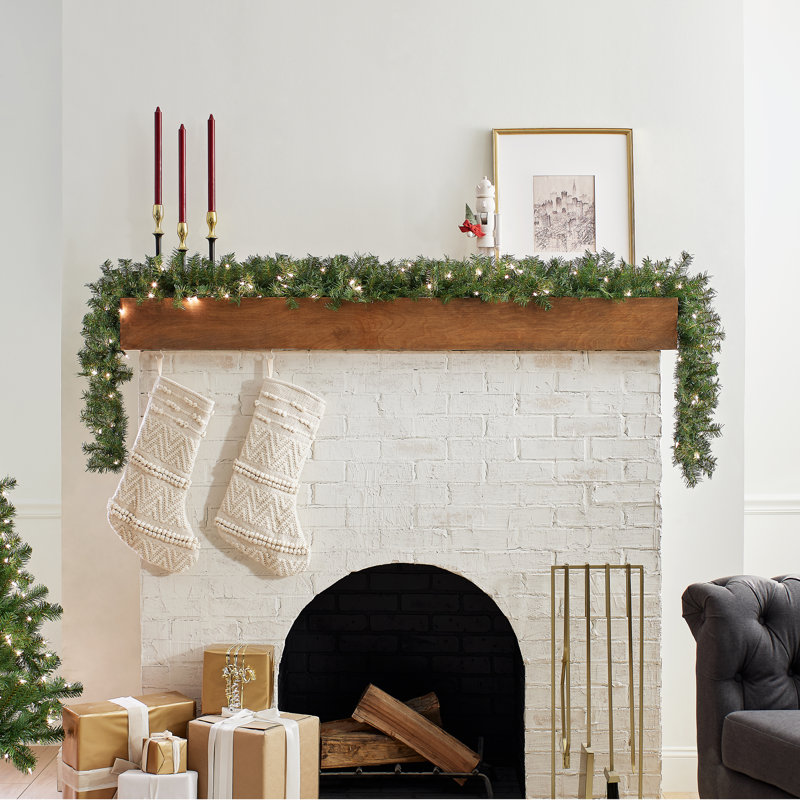 Norwood Fir Garland with Clear Lights, 9' L
