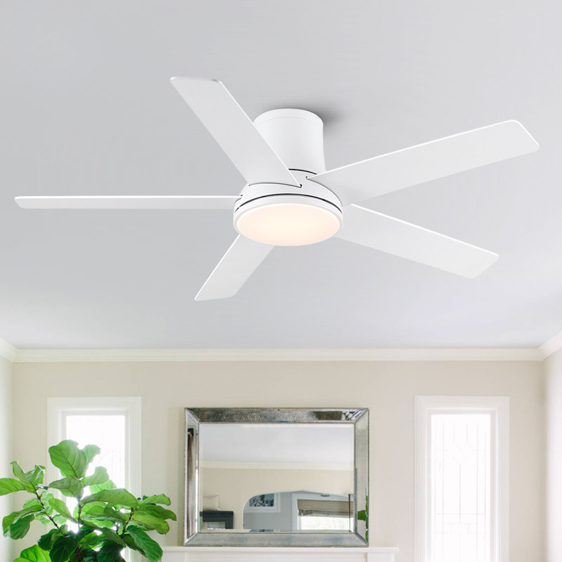Élégant ventilateur de plafond encastré blanc / noir de 42 po / 52 po avec 5 pales réversibles, un moteur à courant continu silencieux et une télécommande
