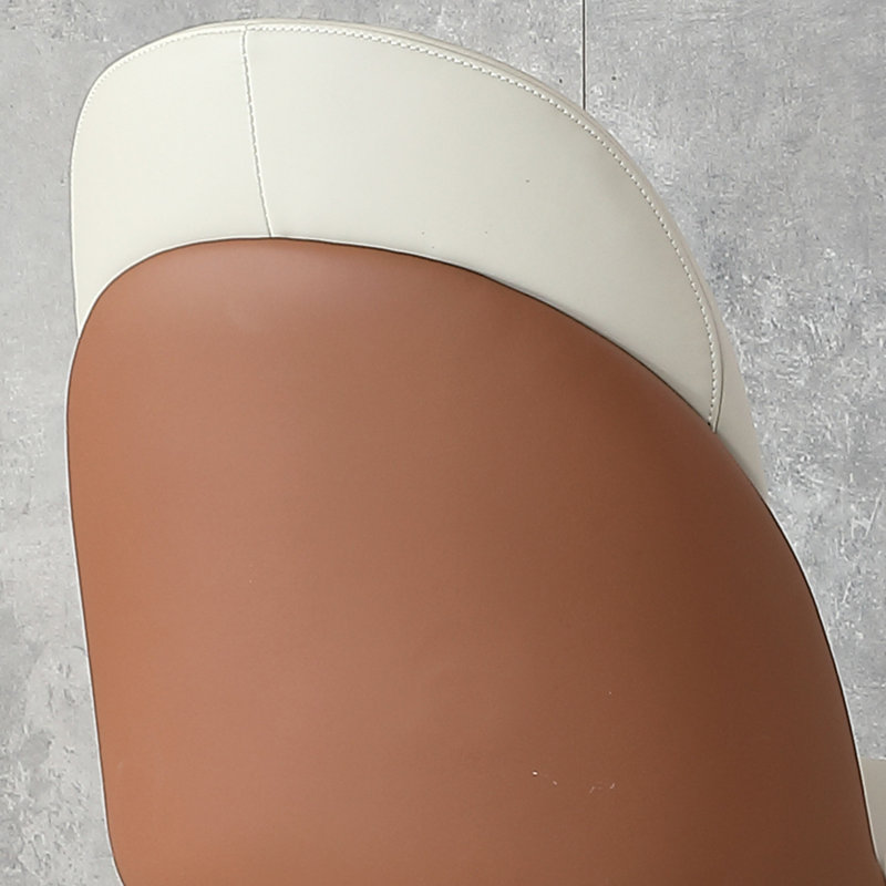 Ensemble de 2 chaises de salle à manger en cuir de polyuréthane moderne avec pieds en métal doré pour le salon / salle à manger beige (ensemble de 2)