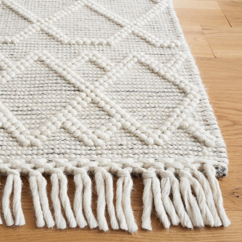 Sahuarita Hand Loomed Wool/Cotton Southwestern Rug in Ivory/Black, Round 6'