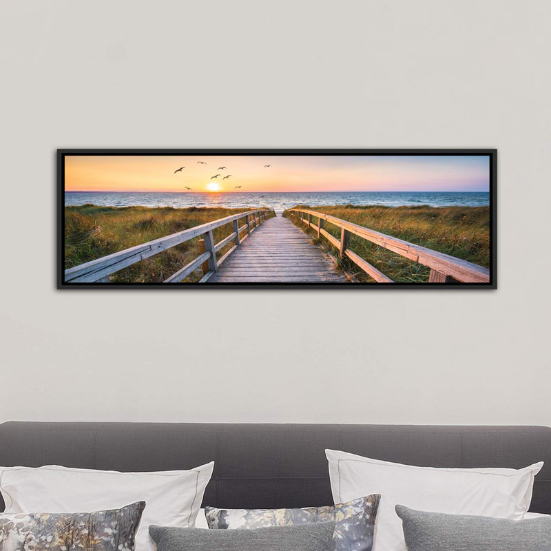 «Dune Beach Panorama» par Leah Straatsma - reproduction d'art, H 16 po x l 48 po x 1,5 po, Toile avec cadre noir patiné